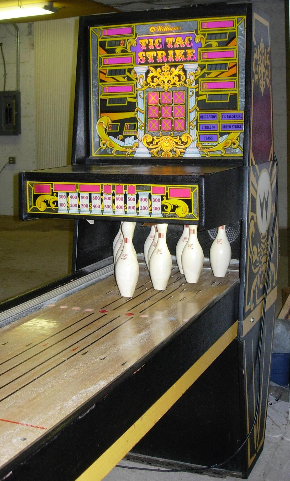 Tic Tac Strike Bowling Machine Main